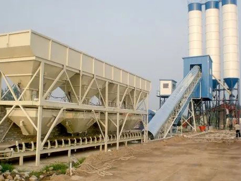 imagem de usina de mistura de concreto